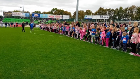 Tysiące zawodników, tych młodszych i starszych, wzięło udział w 43. Międzynarodowym Biegu im. Bronisława Malinowskiego na stadionie Olimpii Grudziądz/fot: Marcin Doliński