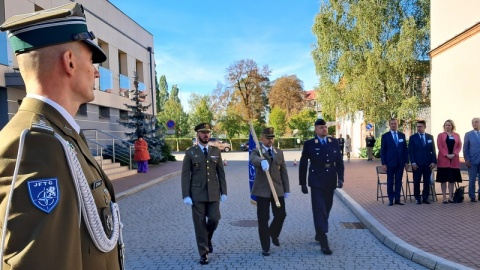 Centrum Szkolenia Sił Połączonych NATO w Bydgoszczy ma nowego dowódcę. W siedzibie JFTC generał dywizji Norbert Wagner przekazał zwierzchnictwo generałowi dywizji Bogdanowi Rycerskiemu/fot. Damian Klich