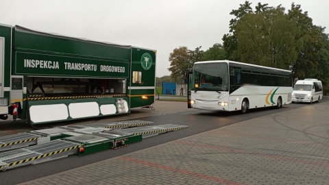 We wrześniu inspektorzy Inspekcji Transportu Drogowego skontrolowali ponad 400 autobusów dowożących dzieci i młodzież do placówek szkolno-wychowawczych w województwie kujawsko-pomorskim/fot. WITD Bydgoszcz