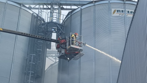 Katastrofa budowlana w Janikowie pod Inowrocławiem. Po pożarze zawalił się silos/fot. PSP Janikowo