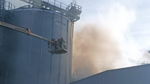 Katastrofa budowlana w Janikowie pod Inowrocławiem. Po pożarze zawalił się silos/fot. PSP Janikowo