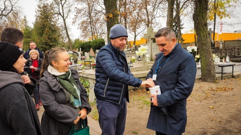 Po latach przerwy we Włocławku zorganizowano kwestę z okazji dnia Wszystkich Świętych/fot: Facebook, Włocławek