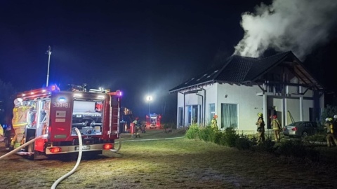 Dom znacznie ucierpiał w pożarze, który wybuchł w wigilijną noc/fot. zrzutka