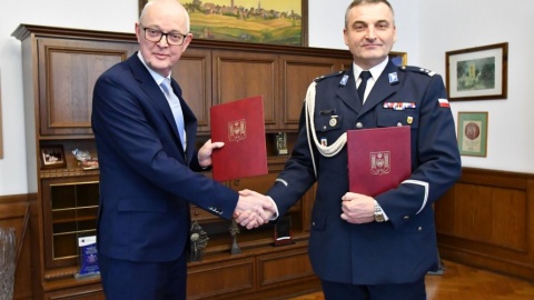 Na ulicach Inowrocławia będzie więcej policyjnych patroli. Porozumienie podpisane