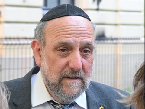 Schudrich o próbie podpalenia synagogi: w Polsce nie ma miejsca na nienawiść i antysemityzm