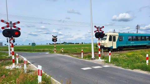 Bezpieczniej na przejazdach kolejowych w regionie. W 12 miejscach są nowe urządzenia