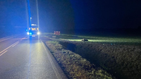 Tragedia w Okoninie pod Grudziądzem. Motocyklista wypadł z drogi, zginął na miejscu