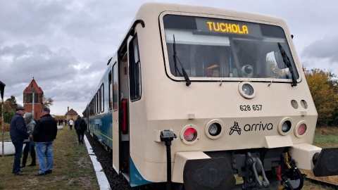 Pociąg wrócił na linię Tuchola-Pruszcz. Teraz czekają na decyzję marszałka [wideo, zdjęcia]