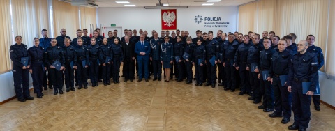 Nowi policjanci złożyli ślubowanie. Zdejmując mundur po służbie, nie kończycie służby [zdjęcia]