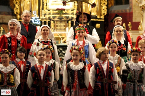 Najpiękniejsze polskie tańce, kolędy i pastorałki. Zespół Ziemia Bydgoska zaprasza na koncerty