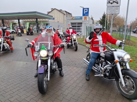 Tych Mikołajów było widać i słychać z daleka Świąteczna Wataha motocyklistów [wideo, zdjęcia]