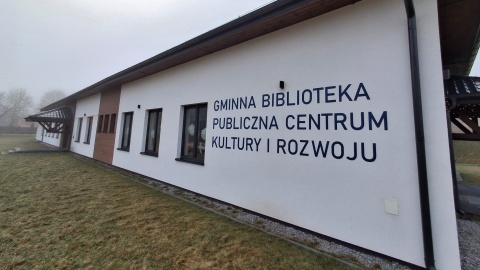 Mieszkańcy gminy Drzycim mogą cieszyć się z nowej biblioteki. W obiekcie mieści się również Centrum Kultury/fot: Marcin Doliński