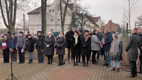 Uroczyste obchody wyzwolenia Strzelna odbyły się pod pomnikiem ku czci pomordowanych w czasie II wojny światowej. / Fot. Marcin Glapiak