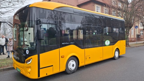 Tak prezentuje się nowoczesny autobus elektryczny, który testowany jest na drogach powiatu świeckiego. / Fot. Marcin Doliński