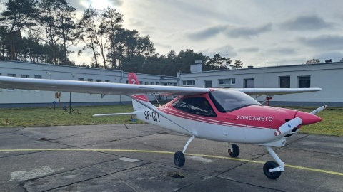 Nowy samolot szkoleniowy zaprezentowała w czwartek na bydgoskim lotnisku Zonda.aero/fot. Damian Klich