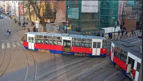 Finansowe konsekwencje za wjazd tramwajem w kamienicę w Bydgoszczy