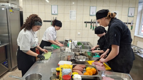 Warsztaty, pokazy i konkurs kulinarny - Alchemia i Amory w Kuchni trwa w Grubnie Koło Chełmna.