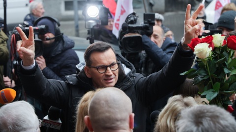 Mateusz Morawiecki przed warszawską prokuraturą/fot. Paweł Supernak/PAP