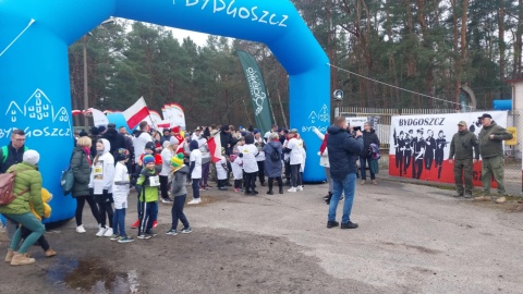 Ponad 500 osób, w tym wójt gminy Sicienko, wzięło udział w niedzielnym, 4. Biegu Tropem Wilczym/fot. Jolanta Fischer