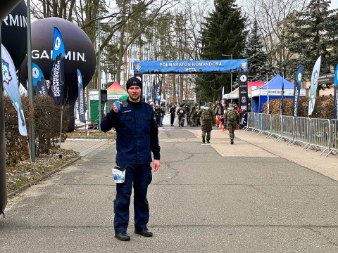 Policjant z Chełmży pobiegł jak komandos i wyprzedził ponad tysiąc zawodników